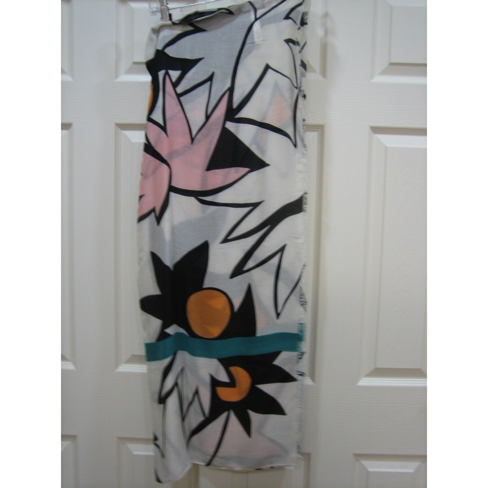 Galeries Lafayette 100% Model Abstract Print On White Shawl/Wrap Scarf 42" X 68" — image 2 of 4
